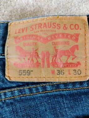 36/30 Levi's Relaxed Fit 559 Jeans - Blue with Tan Patch